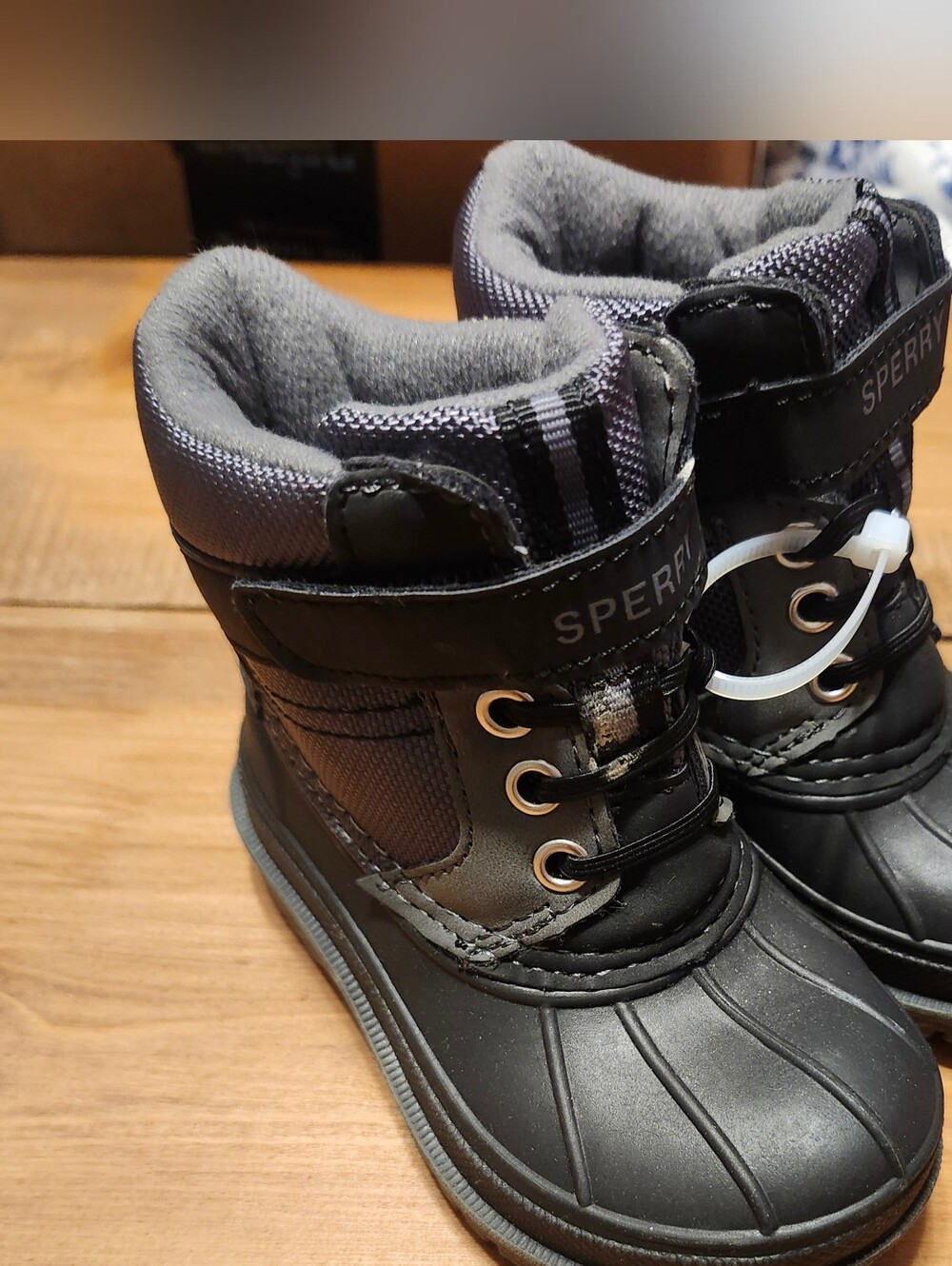 Sperry Kids Black and Gray Snow / Rain Boots with Easy Strap Size 6M